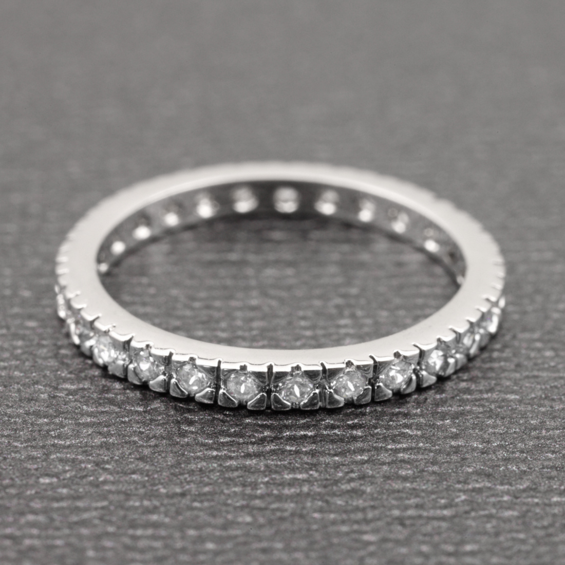Full Eternity vs Half Eternity Ring — What's the Difference?