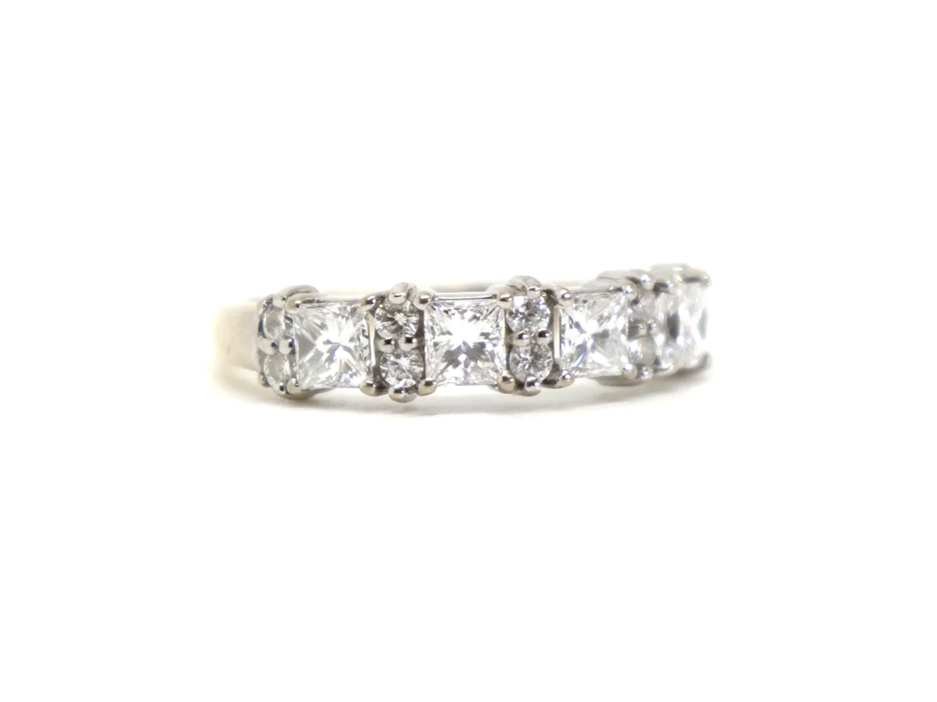 18ct Princess & Brilliant Cut Diamond Ring