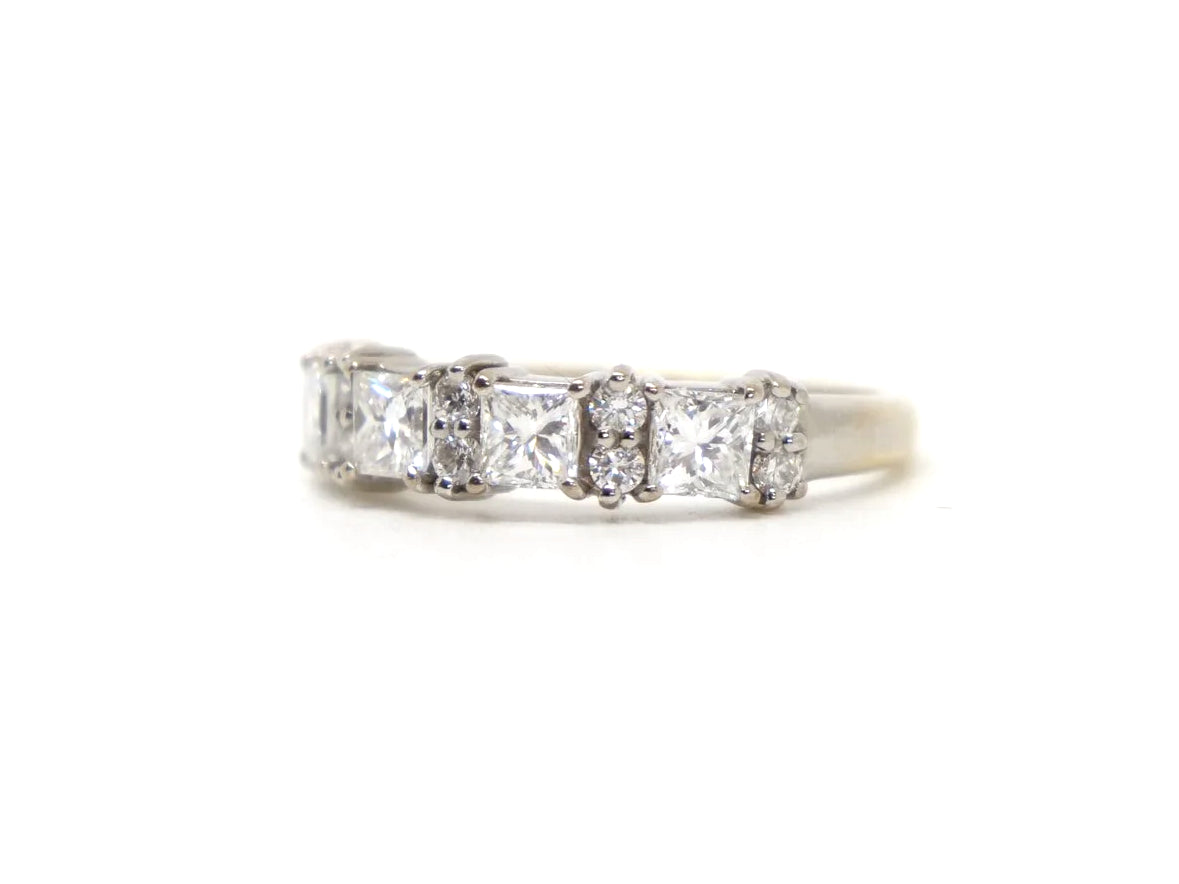 18ct Princess & Brilliant Cut Diamond Ring