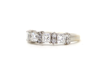 18ct Princess & Brilliant Cut Diamond Ring